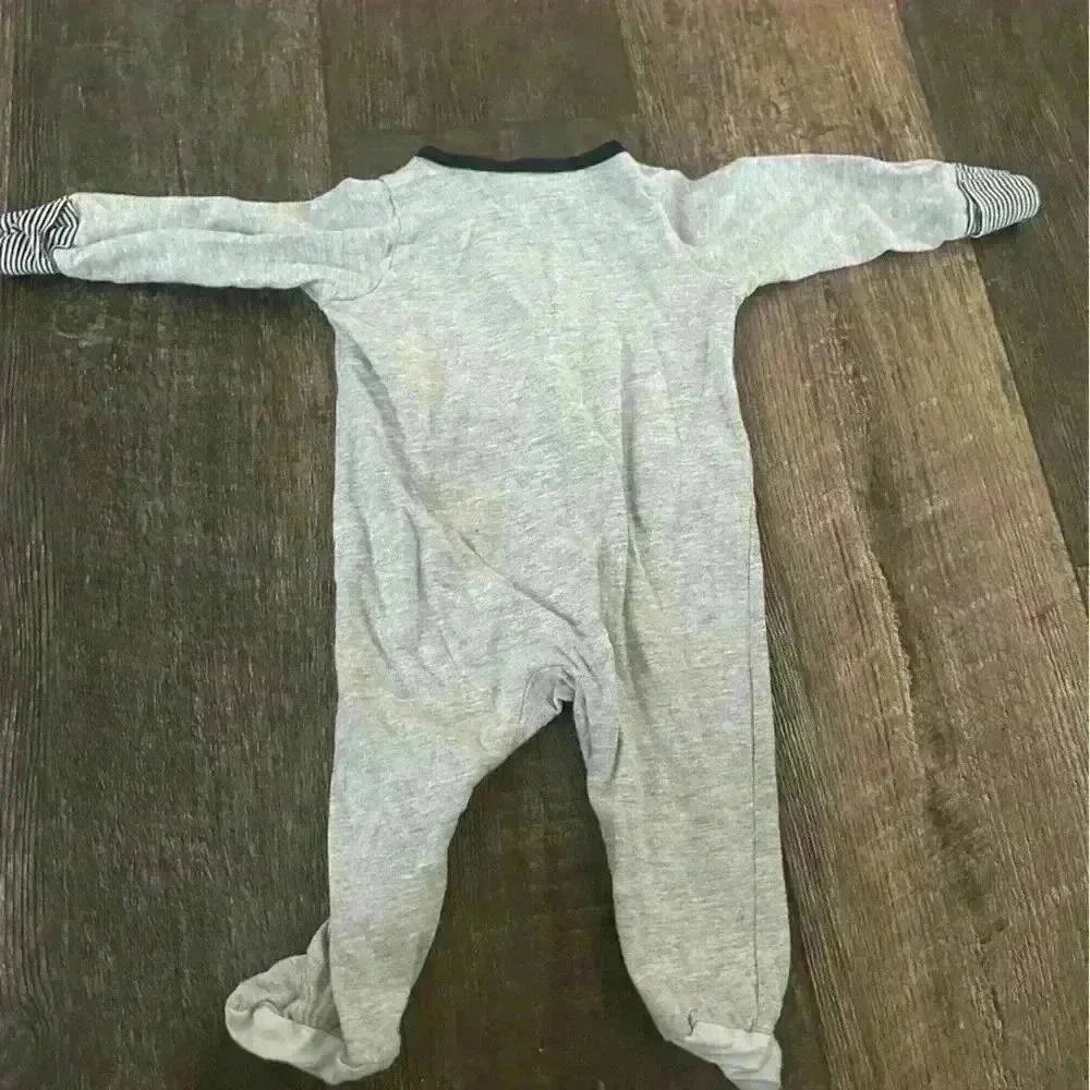 Gerber sleep and play.
